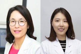 (왼쪽부터) 김정하 교수-김윤선 전공의