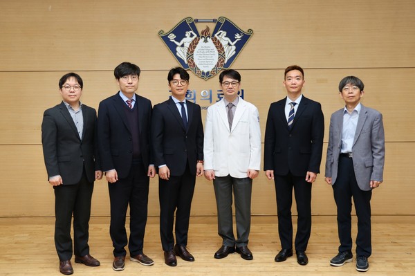 (왼쪽부터) 이관용 연구원, 김보형 교수, 김현석 박사, 이창균 교수, 이준영 박사, 임성빈 교수