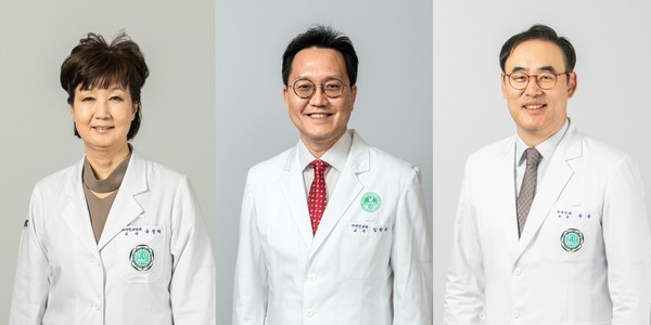 (왼쪽부터) 유경하 이화의료원장, 김한수 신임 이대목동병원장, 주웅 신임 이대서울병원장